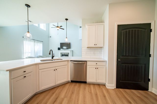 154 Red Oak Place, Smiths Station, AL 36877