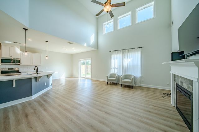 154 Red Oak Place, Smiths Station, AL 36877