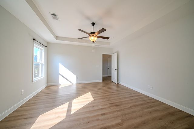 154 Red Oak Place, Smiths Station, AL 36877