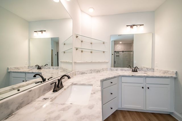 154 Red Oak Place, Smiths Station, AL 36877