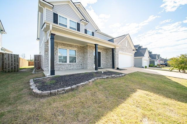 154 Red Oak Place, Smiths Station, AL 36877