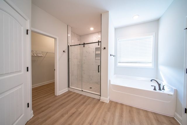 154 Red Oak Place, Smiths Station, AL 36877