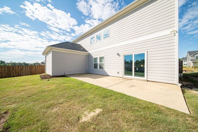 154 Red Oak Place, Smiths Station, AL 36877