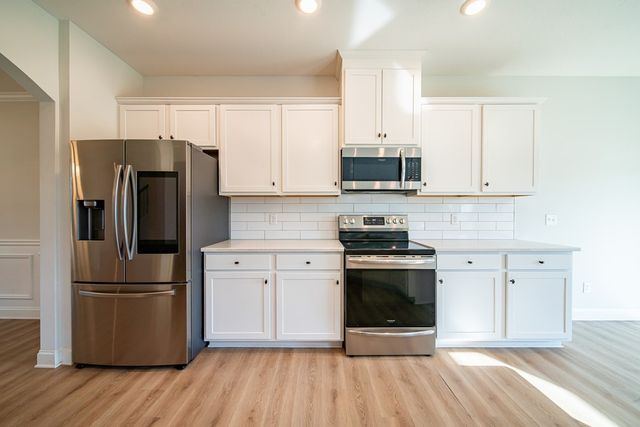 154 Red Oak Place, Smiths Station, AL 36877