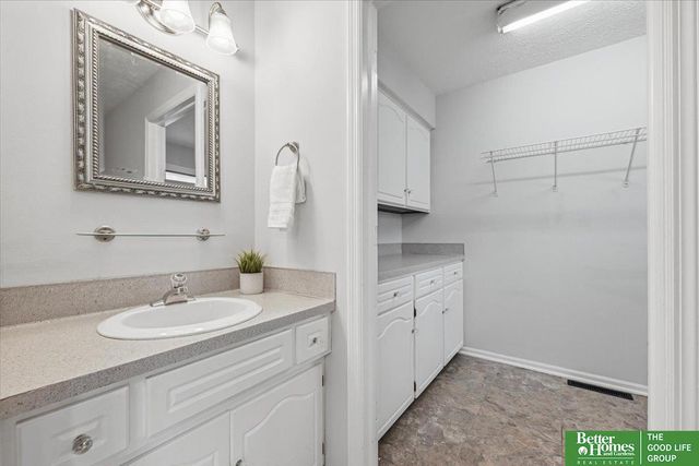 9024 Washington Street, Omaha, NE 68127