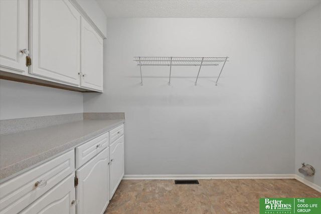 9024 Washington Street, Omaha, NE 68127