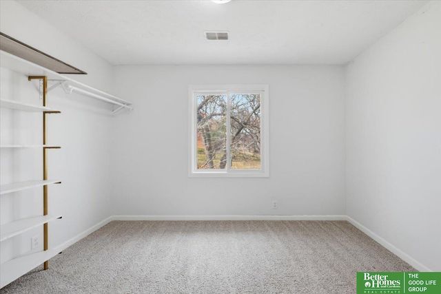 9024 Washington Street, Omaha, NE 68127