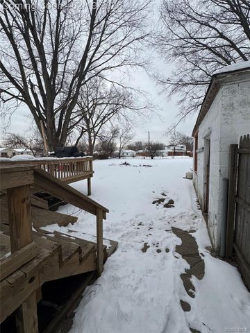 11748 Carney Street, Warren, MI 48089