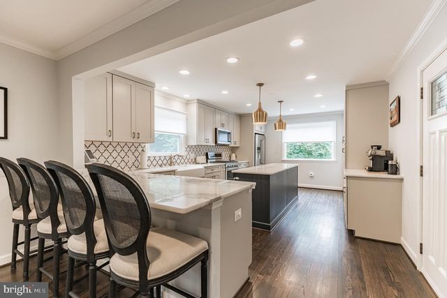 9911 BARNSBURY CT, Fairfax, VA 22031