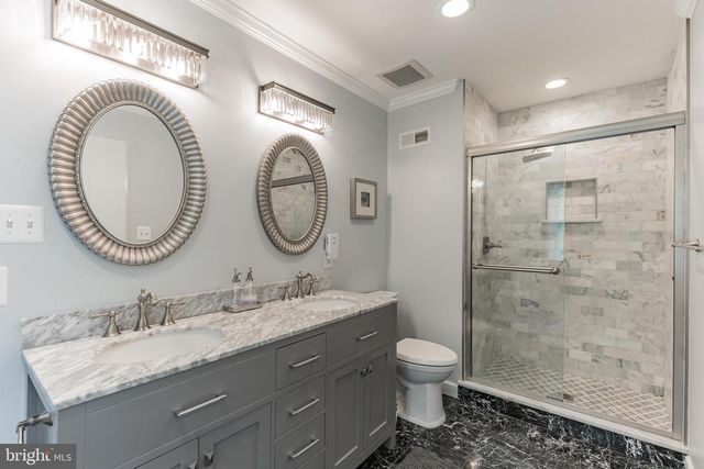 9911 BARNSBURY CT, Fairfax, VA 22031