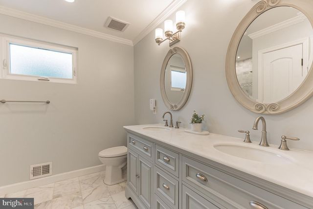 9911 BARNSBURY CT, Fairfax, VA 22031