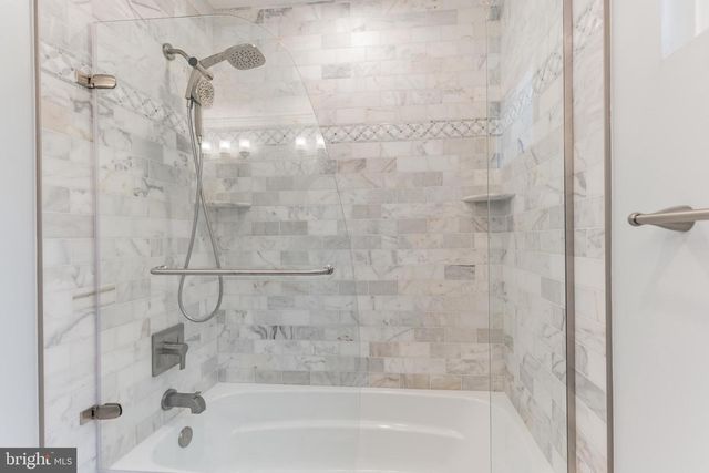 9911 BARNSBURY CT, Fairfax, VA 22031