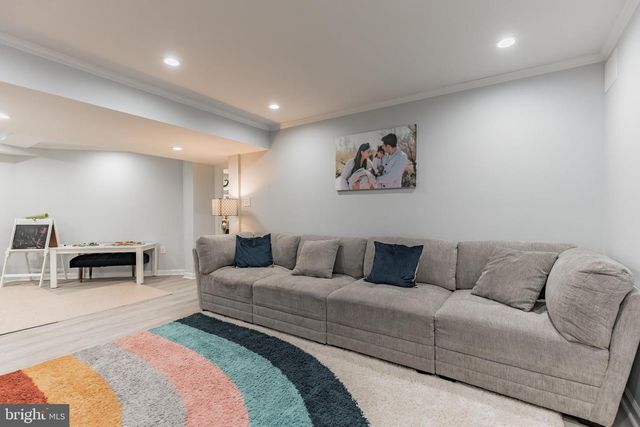 9911 BARNSBURY CT, Fairfax, VA 22031