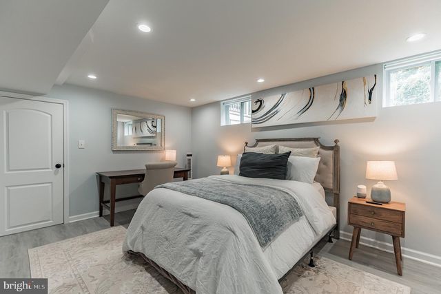 9911 BARNSBURY CT, Fairfax, VA 22031