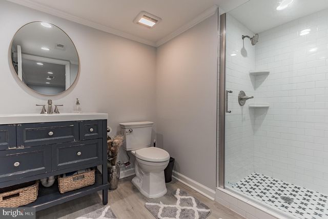 9911 BARNSBURY CT, Fairfax, VA 22031