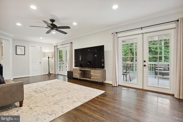 9911 BARNSBURY CT, Fairfax, VA 22031