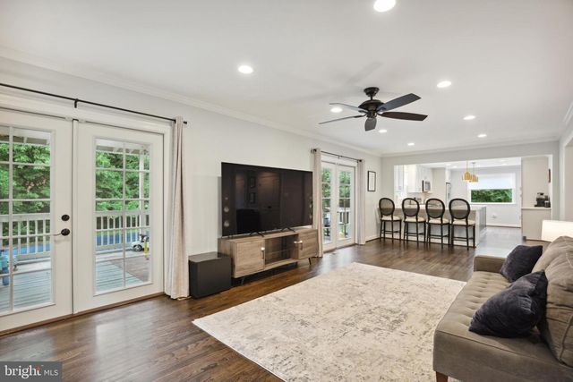 9911 BARNSBURY CT, Fairfax, VA 22031