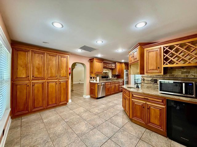 1103 BALLINGER ROAD, Lutz, FL 33548