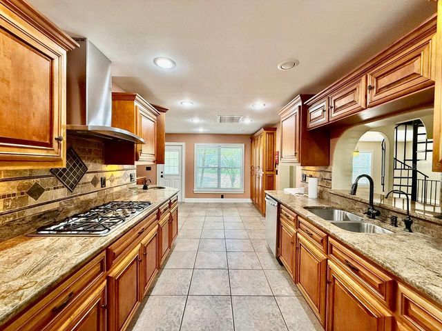 1103 BALLINGER ROAD, Lutz, FL 33548