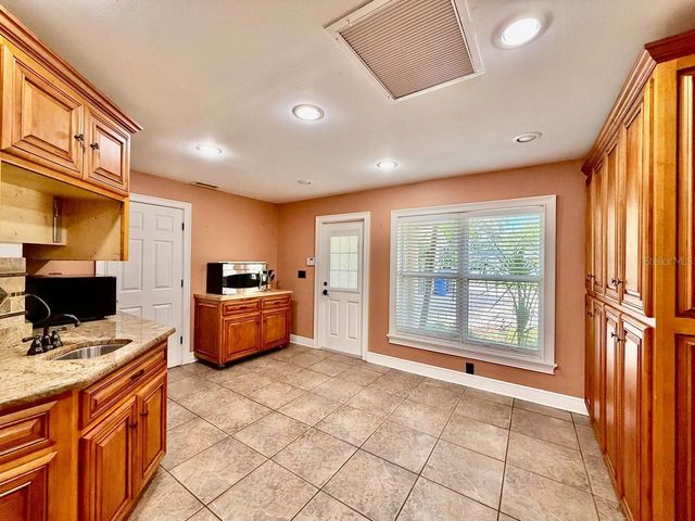 1103 BALLINGER ROAD, Lutz, FL 33548