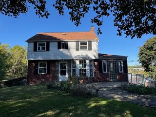 823 W Newton Rd, Hempfield Twp, PA 15601