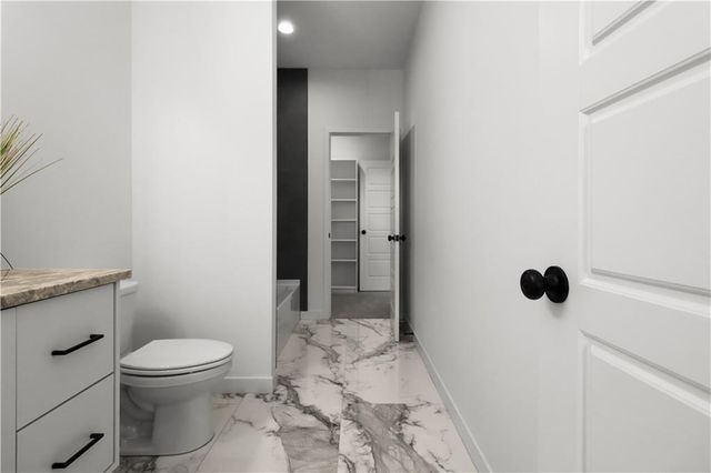 22596 W 93rd Street, Lenexa, KS 66227