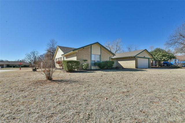 3317 Hunting Hawk Circle, Edmond, OK 73013