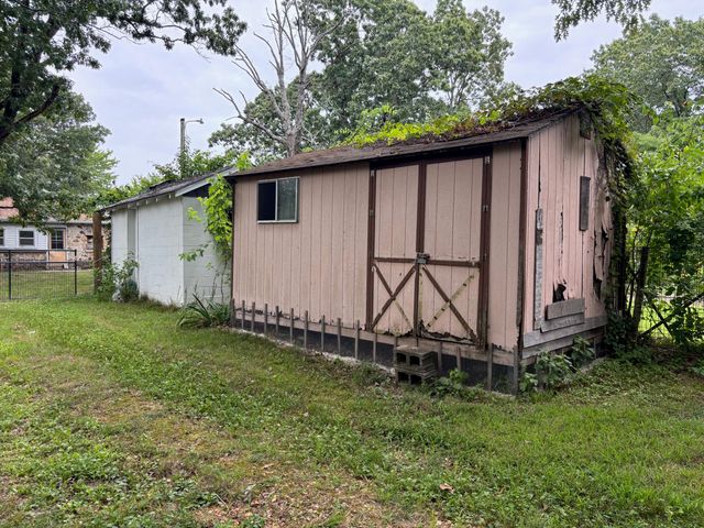 2364 Two Rivers Road, Highlandville, MO 65669