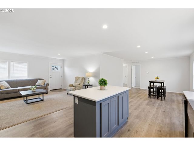 1547 A St, Springfield, OR 97477