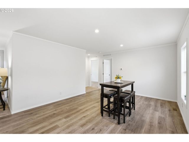 1547 A St, Springfield, OR 97477