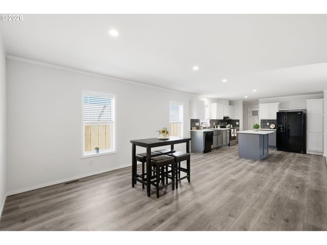 1547 A St, Springfield, OR 97477