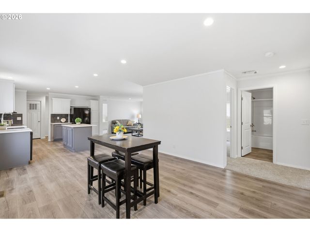 1547 A St, Springfield, OR 97477