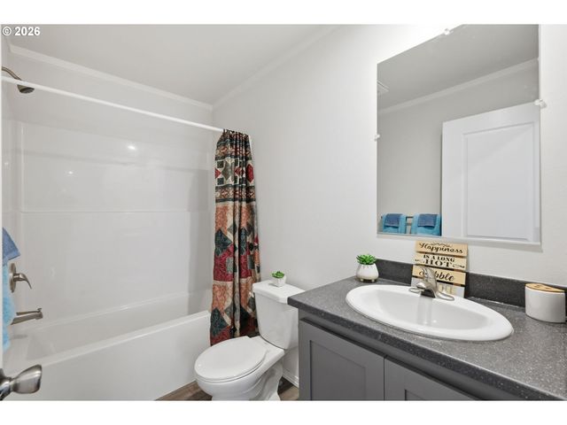 1547 A St, Springfield, OR 97477