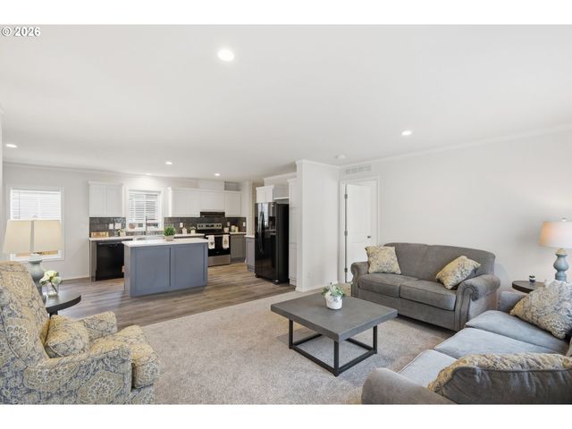 1547 A St, Springfield, OR 97477