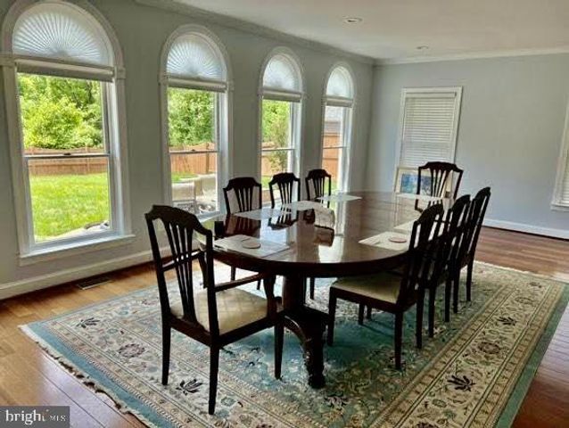 8238 SUNSET DR, Manassas, VA 20110