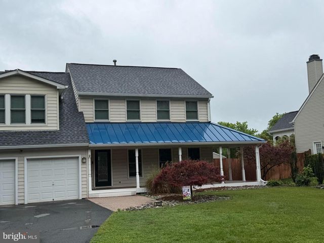 8238 SUNSET DR, Manassas, VA 20110