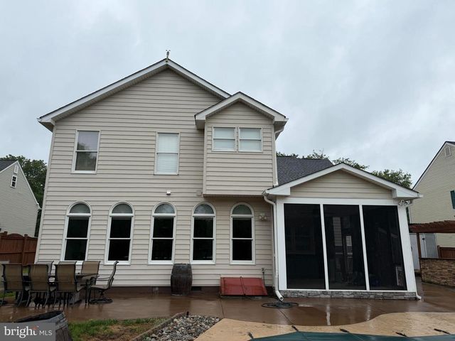 8238 SUNSET DR, Manassas, VA 20110