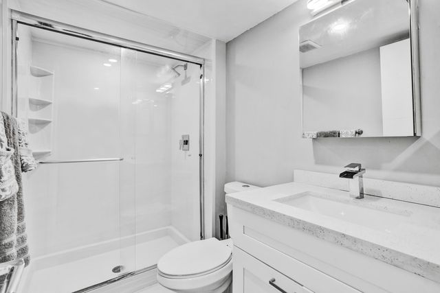 3701 N Country Club Drive 605, Aventura, FL 33180