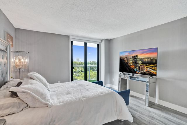 3701 N Country Club Drive 605, Aventura, FL 33180