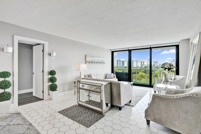 3701 N Country Club Drive 605, Aventura, FL 33180