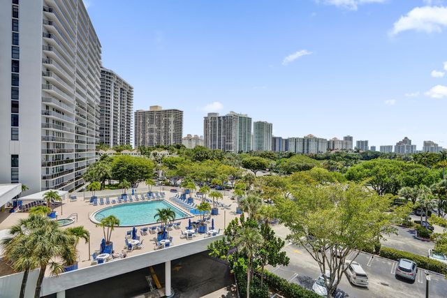 3701 N Country Club Drive 605, Aventura, FL 33180