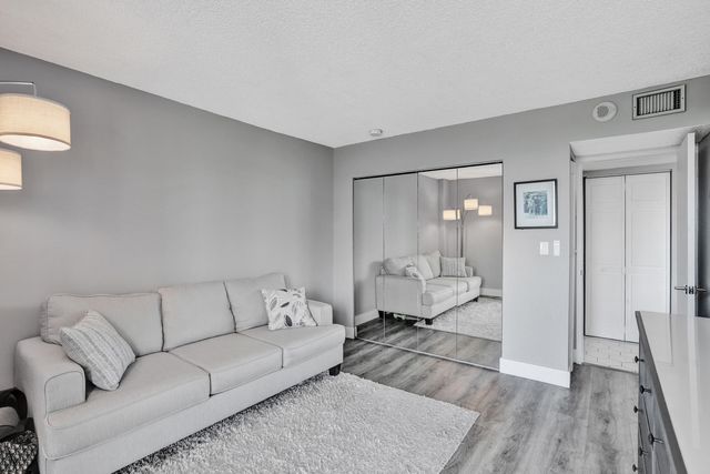 3701 N Country Club Drive 605, Aventura, FL 33180