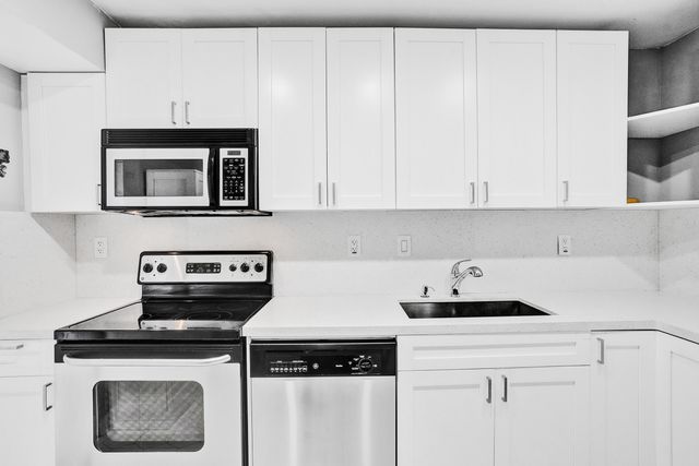 3701 N Country Club Drive 605, Aventura, FL 33180