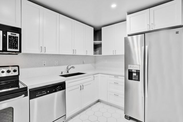 3701 N Country Club Drive 605, Aventura, FL 33180