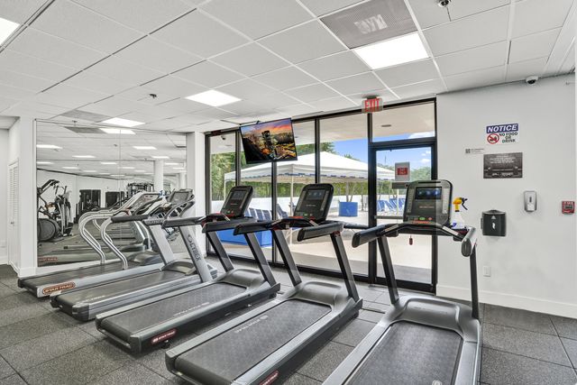 3701 N Country Club Drive 605, Aventura, FL 33180