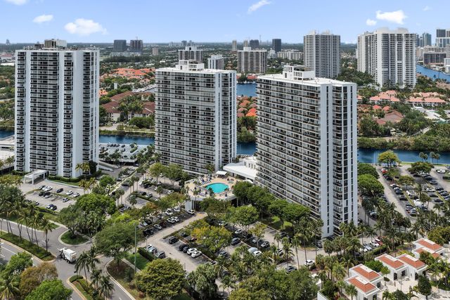 3701 N Country Club Drive 605, Aventura, FL 33180