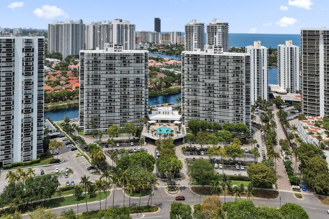 3701 N Country Club Drive 605, Aventura, FL 33180