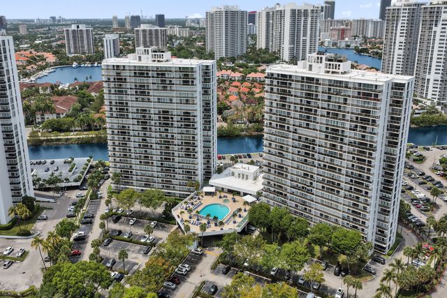 3701 N Country Club Drive 605, Aventura, FL 33180
