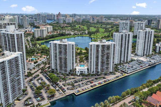 3701 N Country Club Drive 605, Aventura, FL 33180