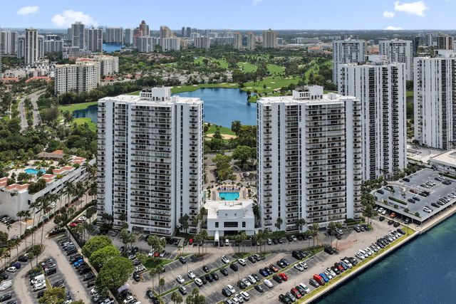 3701 N Country Club Drive 605, Aventura, FL 33180